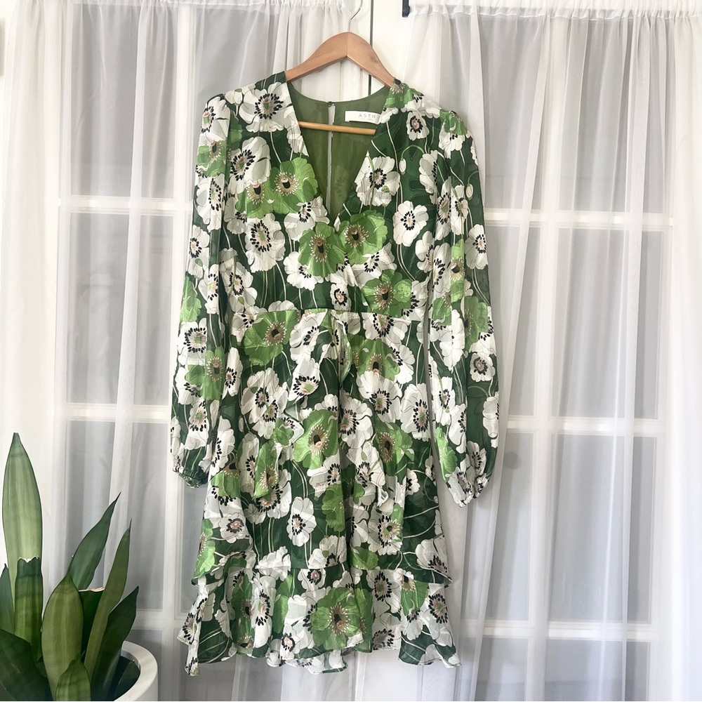ASTR The Label Poppies floral Ruffled Faux Wrap Dress
